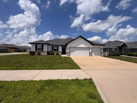 2803 E Auburn Hills St, Republic, MO 65738