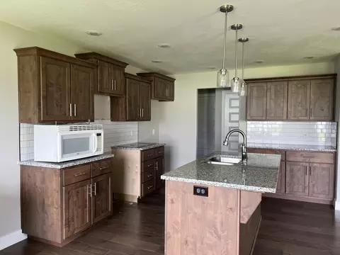Kitchen - 2803 E Auburn Hills St, Republic, MO 65738 photo 2 of 3