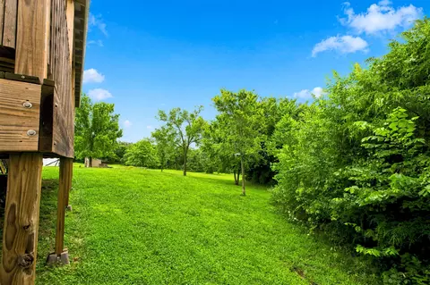 Exterior - 7918 W State Highway 86, Shell Knob, MO 65747 photo 8 of 10