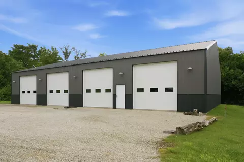 Exterior - 7918 W State Highway 86, Shell Knob, MO 65747 photo 9 of 10