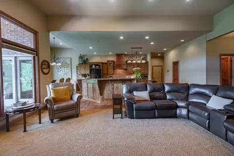 Living - 4515 S Forest Ave, Springfield, MO 65810 photo 2 of 6