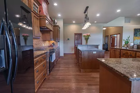 Kitchen - 4515 S Forest Ave, Springfield, MO 65810 photo 6 of 13