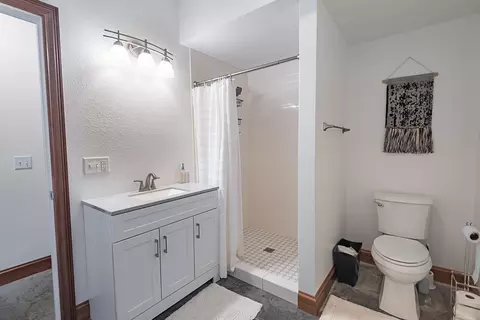 Bath - 4515 S Forest Ave, Springfield, MO 65810 photo 10 of 10