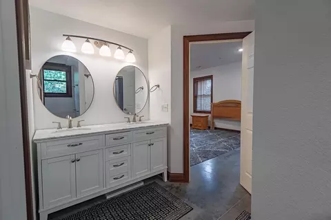 Bath - 4515 S Forest Ave, Springfield, MO 65810 photo 8 of 10