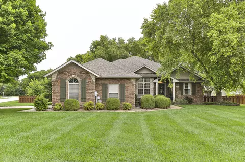 1115 W School St, Ozark, MO 65721