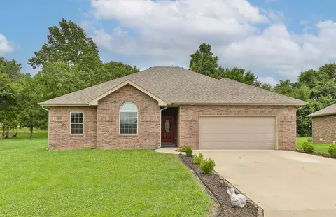 1280 S Mission Ave, Bolivar, MO 65613
