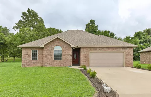 1280 S Mission Ave, Bolivar, MO 65613