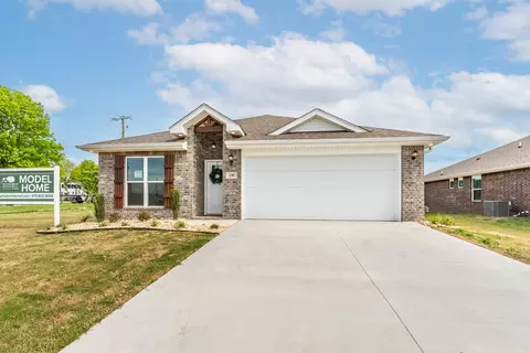 Exterior - 1448 E Charlton St, Republic, MO 65738 photo 3 of 4