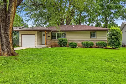 2308 S Delaware Ave, Springfield, MO 65804