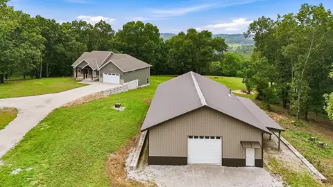 368 Regal Heights Ln, Galena, MO 65656