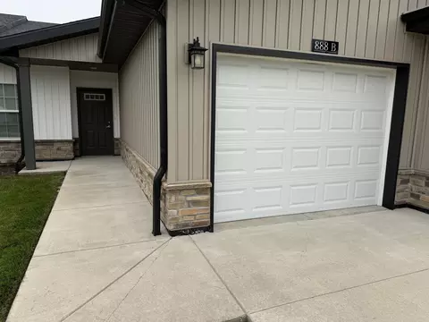 888 W Logan St # B, Rogersville, MO 65742
