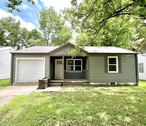 1632 E Mcdaniel St, Springfield, MO 65802