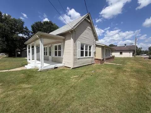 1001 W Cass Ave, West Plains, MO 65775