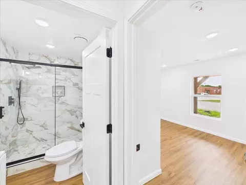 Entry Way - 214 S Locust St, Buffalo, MO 65622 photo 5 of 5