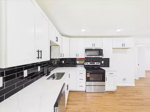 Kitchen - 214 S Locust St, Buffalo, MO 65622 photo 4 of 5