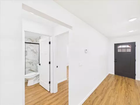 Entry Way - 214 S Locust St, Buffalo, MO 65622 photo 2 of 5