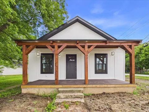 214 S Locust St, Buffalo, MO 65622