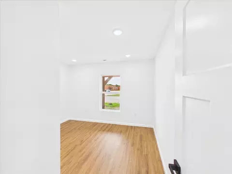 Bedroom - 214 S Locust St, Buffalo, MO 65622 photo 5 of 7