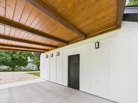 Exterior - 214 S Locust St, Buffalo, MO 65622 photo 15 of 15