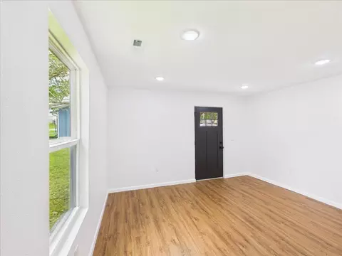 Living - 214 S Locust St, Buffalo, MO 65622 photo 5 of 5