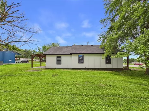 Exterior - 214 S Locust St, Buffalo, MO 65622 photo 9 of 15