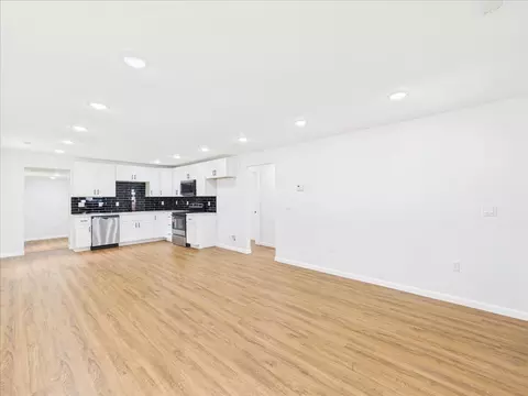 Living - 214 S Locust St, Buffalo, MO 65622 photo 2 of 5