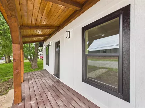 Exterior - 214 S Locust St, Buffalo, MO 65622 photo 4 of 15