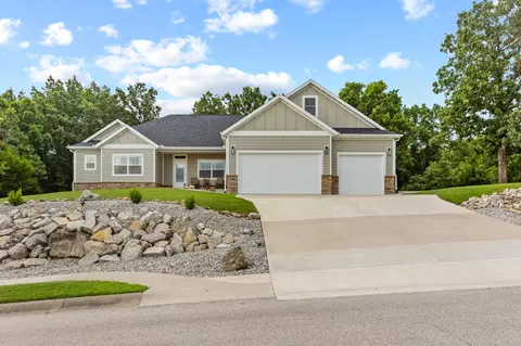 191 Forest Oak Dr, Hollister, MO 65672