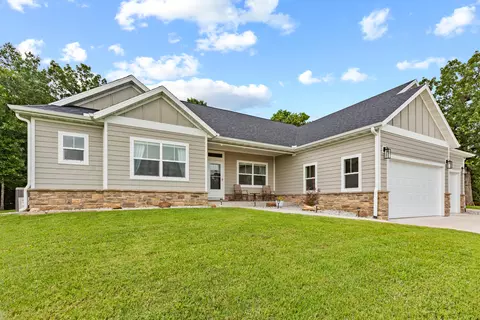 191 Forest Oak Dr, Hollister, MO 65672