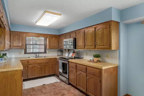 Kitchen - 2841 E Normandy St, Springfield, MO 65804 photo 1 of 2