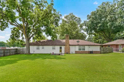 Exterior - 2841 E Normandy St, Springfield, MO 65804 photo 6 of 10