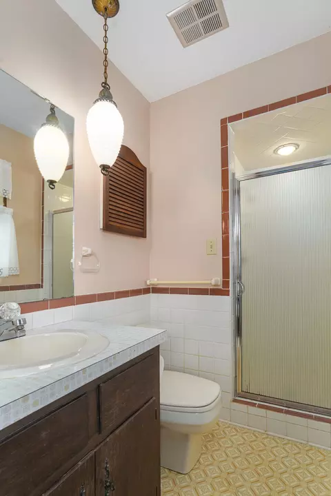 Bath - 2841 E Normandy St, Springfield, MO 65804 photo 1 of 2