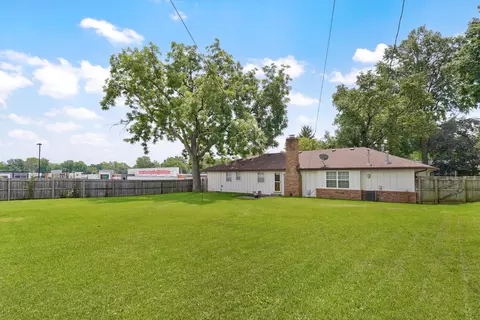 Exterior - 2841 E Normandy St, Springfield, MO 65804 photo 7 of 10