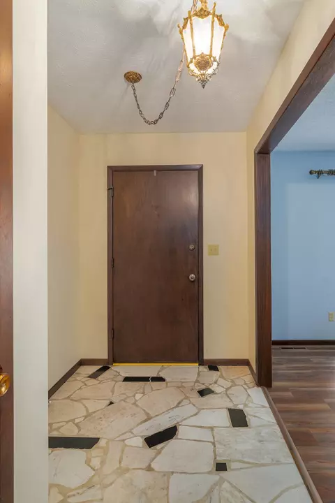 Entry Way - 2841 E Normandy St, Springfield, MO 65804 photo 2 of 3