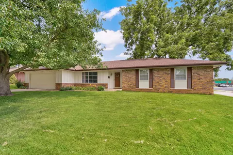 2841 E Normandy St, Springfield, MO 65804