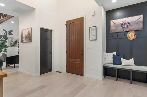 Entry Way - 1834 E Skyline Ave, Ozark, MO 65721 photo 1 of 4