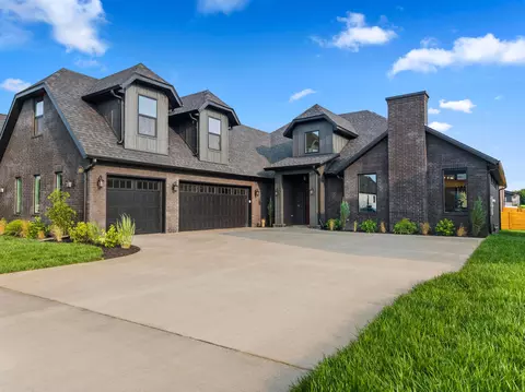 1834 E Skyline Ave, Ozark, MO 65721