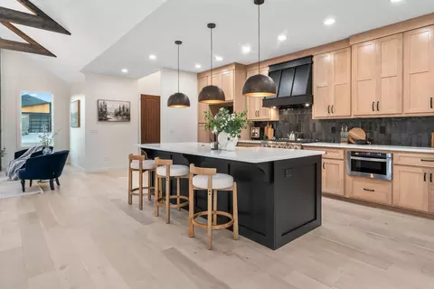Kitchen - 1834 E Skyline Ave, Ozark, MO 65721 photo 4 of 14