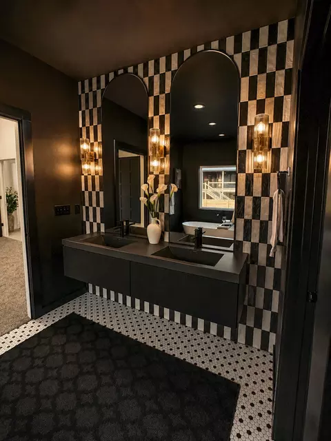 Bath - 1834 E Skyline Ave, Ozark, MO 65721 photo 1 of 3