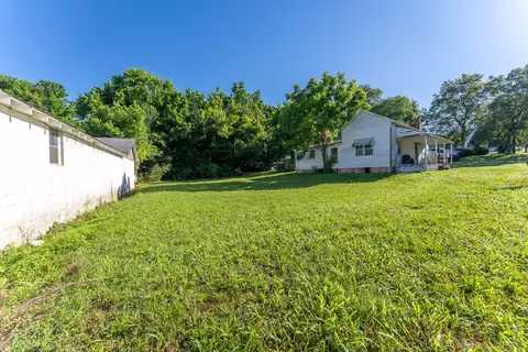 Exterior - 706 Pine St, Thayer, MO 65791 photo 5 of 7