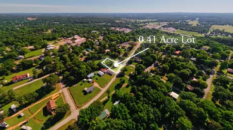 706 Pine St, Thayer, MO 65791