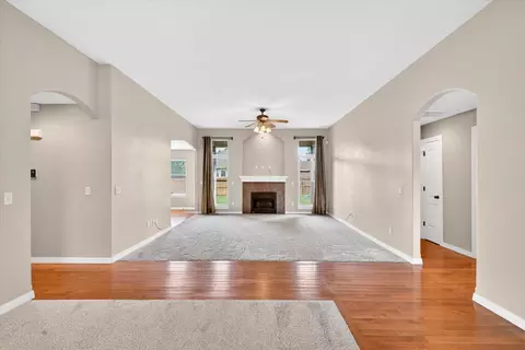 Living - 2009 E Warwick Dr, Ozark, MO 65721 photo 2 of 3