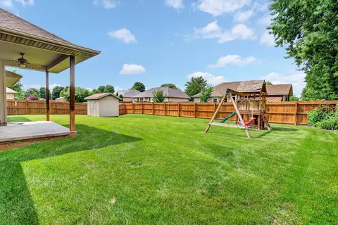 Exterior - 2009 E Warwick Dr, Ozark, MO 65721 photo 3 of 4