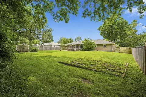 Exterior - 1105 E Canterbury Ln, Springfield, MO 65810 photo 6 of 6