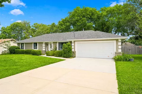 Exterior - 1105 E Canterbury Ln, Springfield, MO 65810 photo 2 of 6