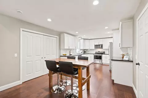 Kitchen - 1105 E Canterbury Ln, Springfield, MO 65810 photo 4 of 4
