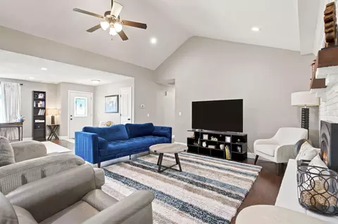 Living - 1105 E Canterbury Ln, Springfield, MO 65810 photo 1 of 1