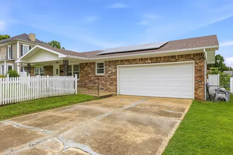 Exterior - 331 E Olive St, Bolivar, MO 65613 photo 1 of 4