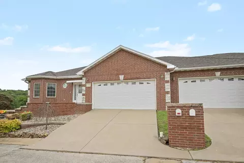 1701 Village Ln, Neosho, MO 64850