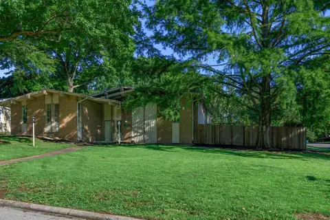 Exterior - 2291 E Mirabeau St, Springfield, MO 65804 photo 2 of 14